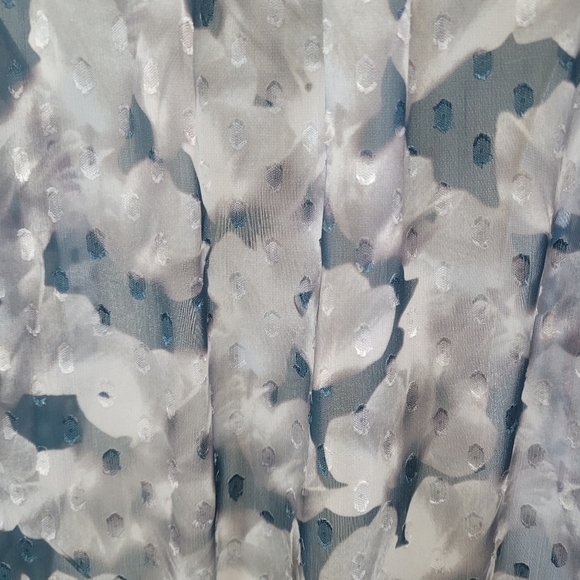 RW&CO Women's Blue and Gray Patterned Top - Picture 6 of 7